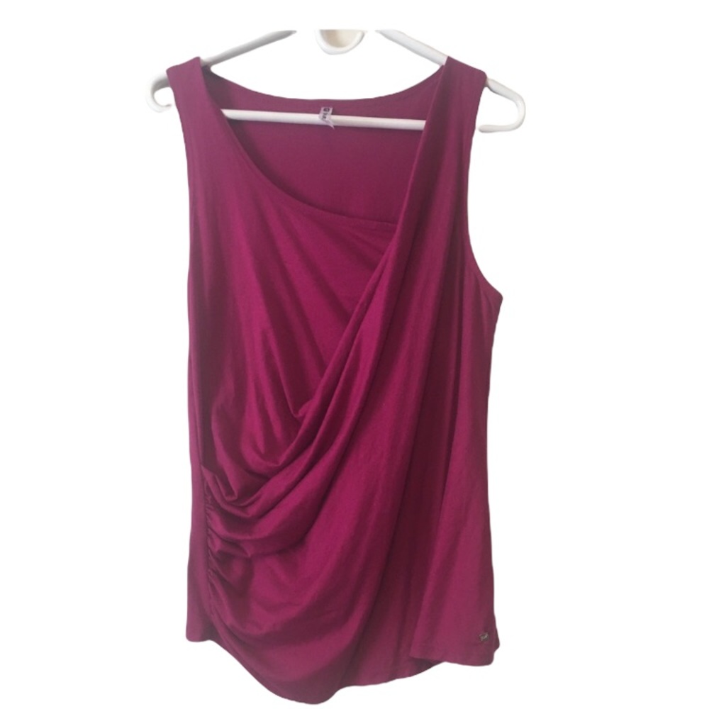 Fabletics Magenta flowy tank Top medium